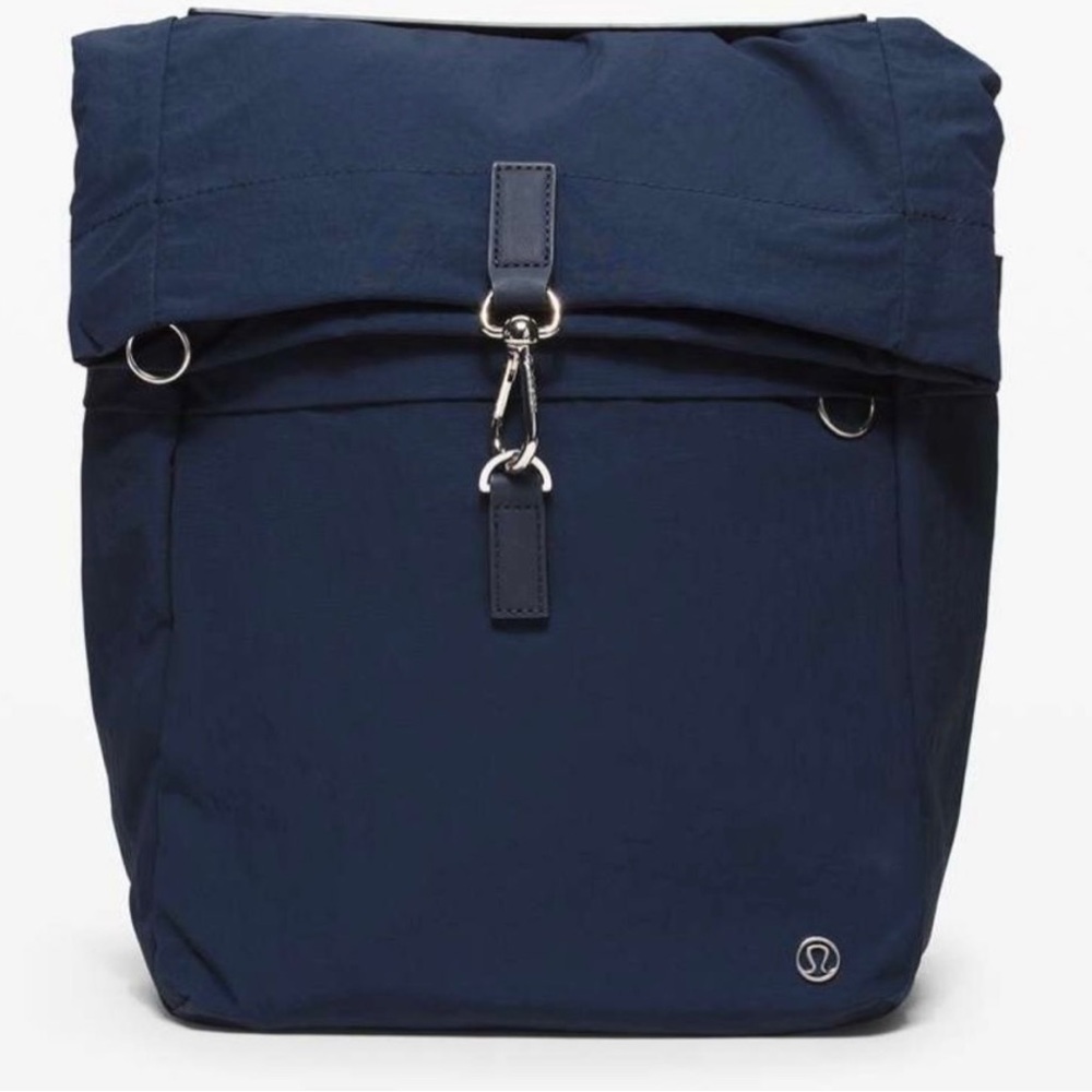 Lululemon Cross Paths Rucksack *14L
True Navy